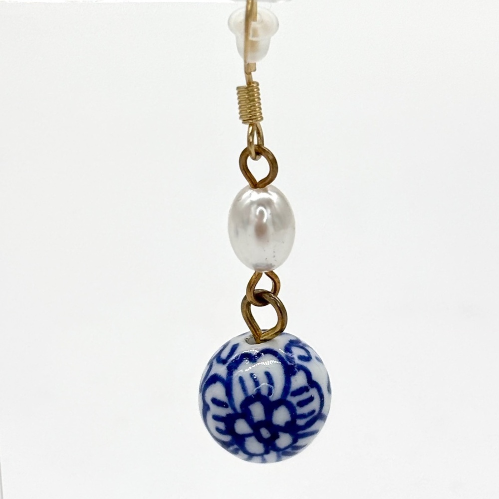 Vintage Style Faux Pearl & Handmade Ceramic Peony & Vine Design Earrings - Picture 3 of 3